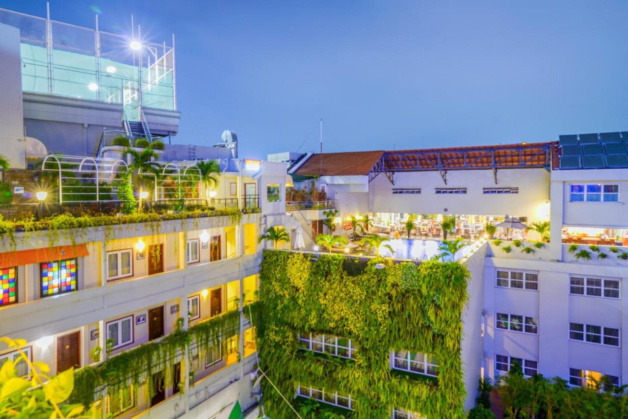 Rex Hotel Ho Chi Minh City Exterior photo The hotel's rooftop garden