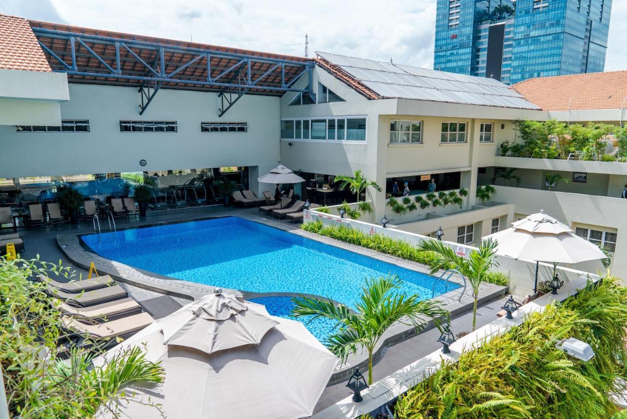 Rex Hotel Ho Chi Minh City Exterior photo The hotel's pool