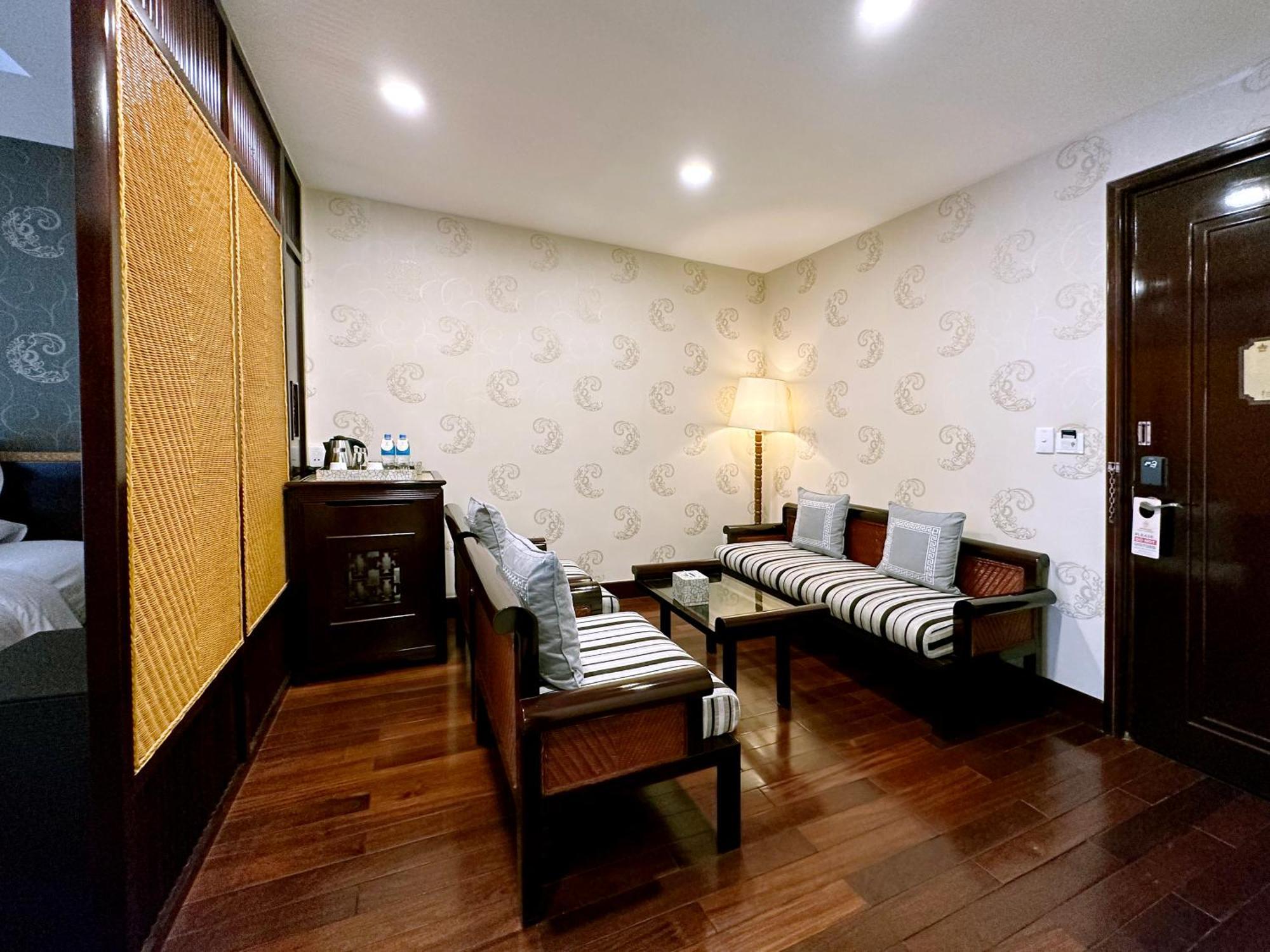 Rex Hotel Ho Chi Minh City Room photo A room at the hotel
